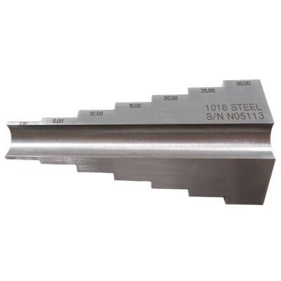 Bloco de calibração escalonado de 7 degraus para tubos em aço 1018 com espessura de 2,5-5-10-15-20-25-30 mm para ensaio por ultrassom